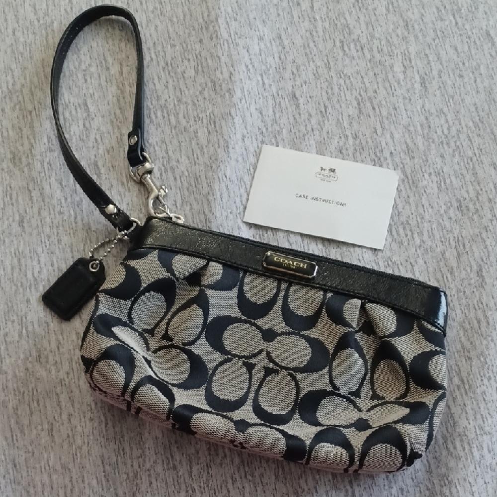 Coach Signature Black and Cream Wristlet